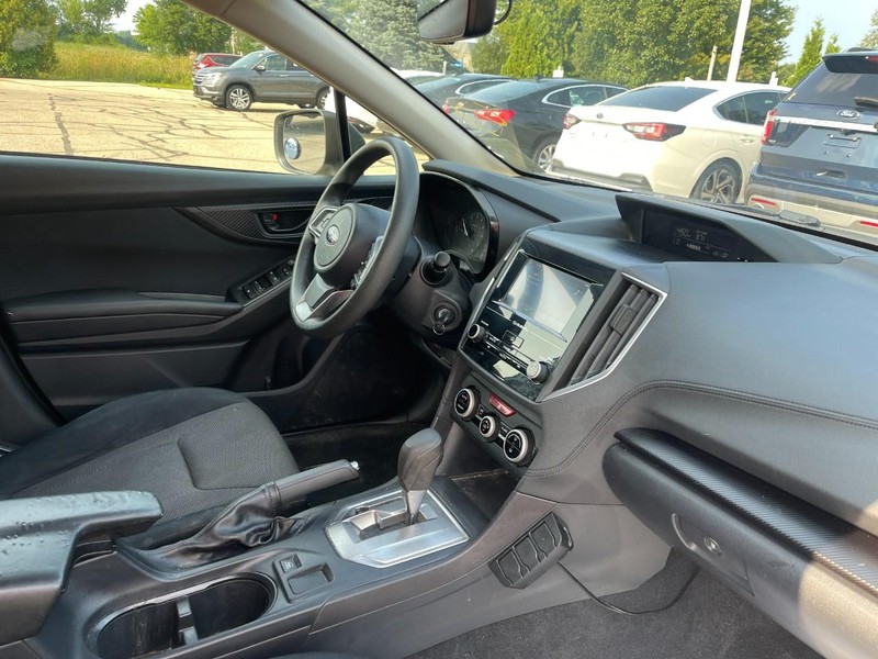 Subaru Crosstrek Vehicle Image 02