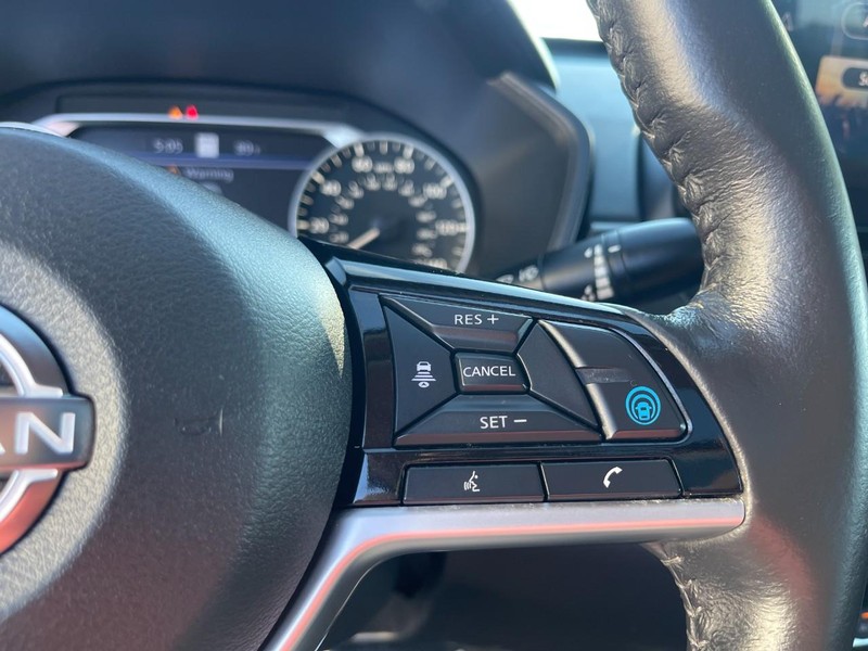 Nissan Altima Vehicle Image 24