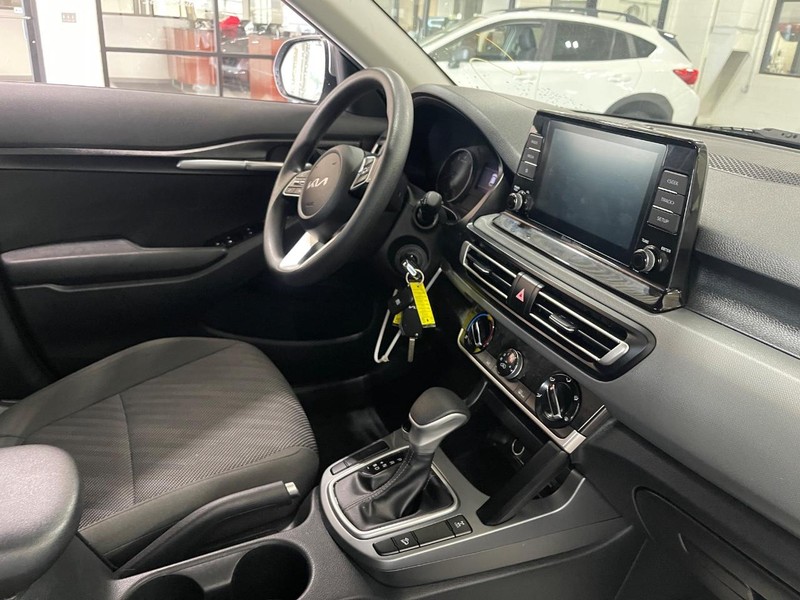 Kia Seltos Vehicle Image 02