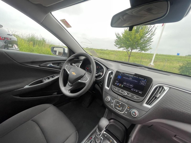 Chevrolet Malibu Vehicle Image 06
