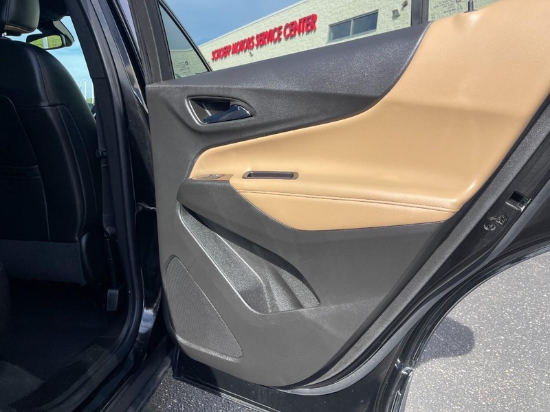 Chevrolet Equinox Vehicle Image 16