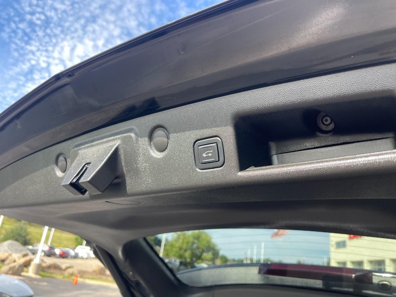 Chevrolet Equinox Vehicle Image 18