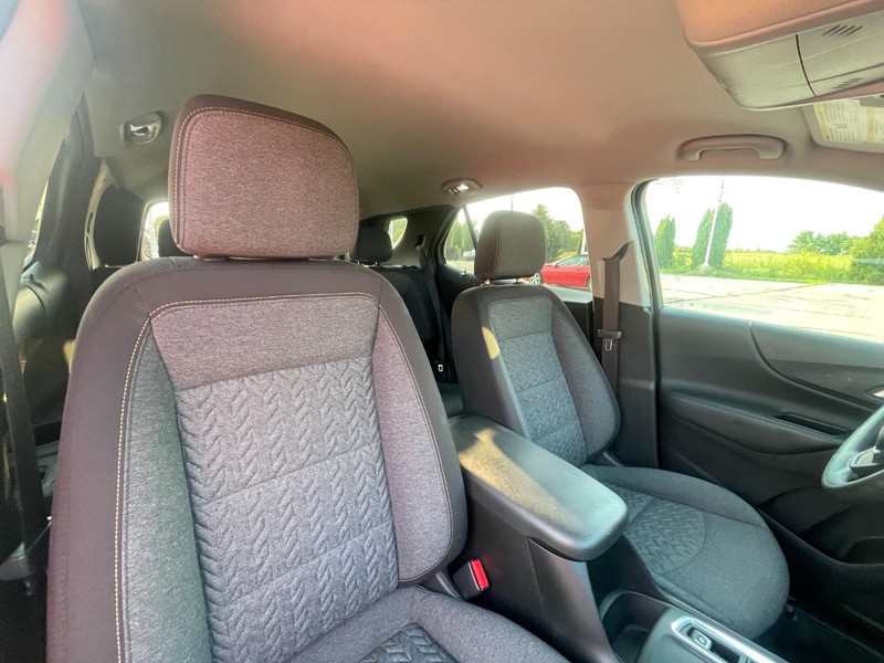 Chevrolet Equinox Vehicle Image 04