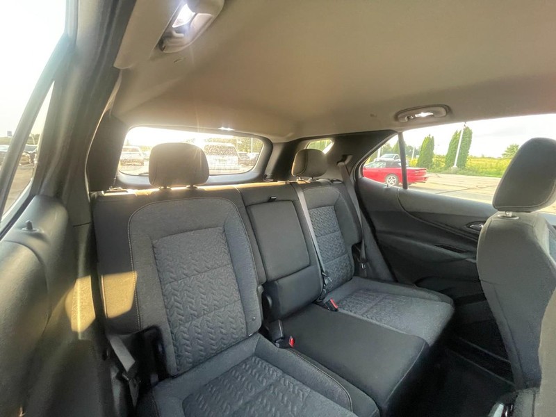 Chevrolet Equinox Vehicle Image 05