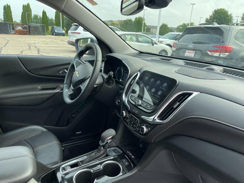 Chevrolet Equinox Vehicle Image 02