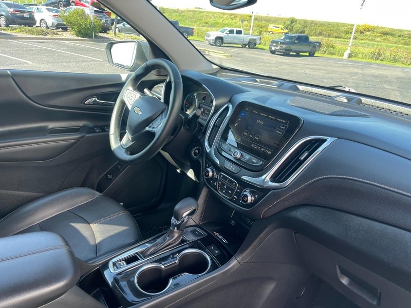 Chevrolet Equinox Vehicle Image 09