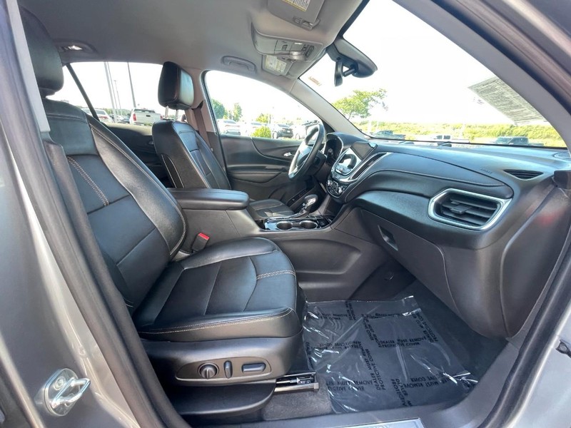 Chevrolet Equinox Vehicle Image 11