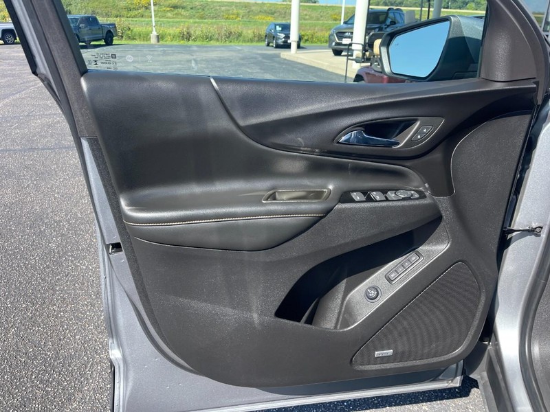 Chevrolet Equinox Vehicle Image 20