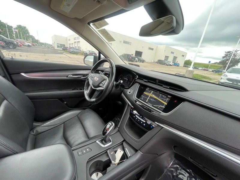 Cadillac XT5 Vehicle Image 06