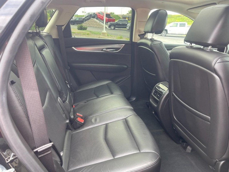Cadillac XT5 Vehicle Image 13