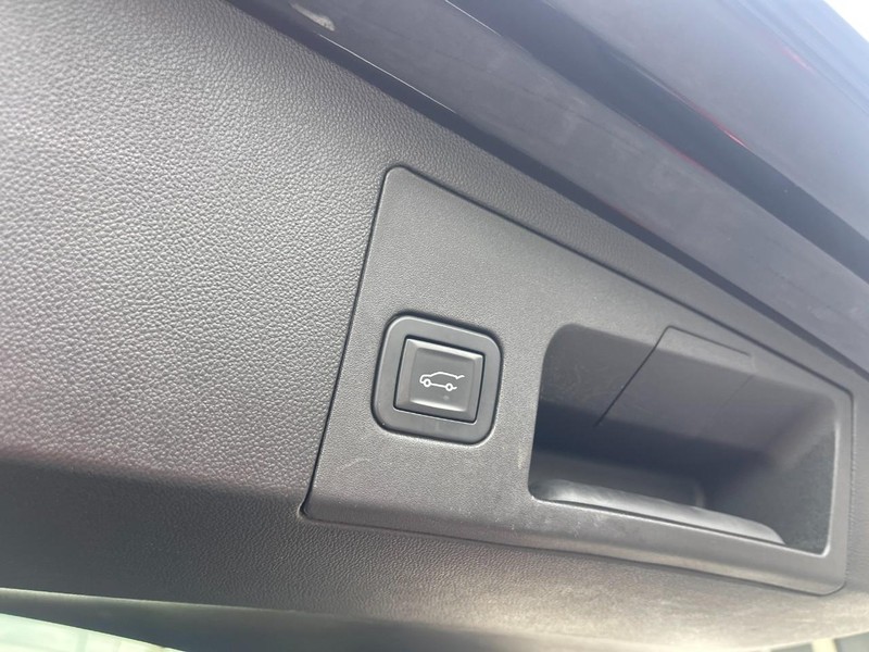 Cadillac XT5 Vehicle Image 17