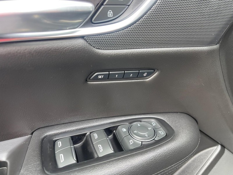 Cadillac XT5 Vehicle Image 23