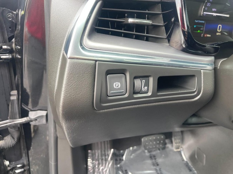 Cadillac XT5 Vehicle Image 24