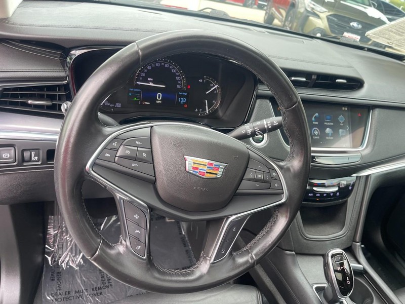 Cadillac XT5 Vehicle Image 26