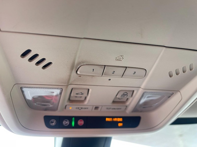 Cadillac XT5 Vehicle Image 36