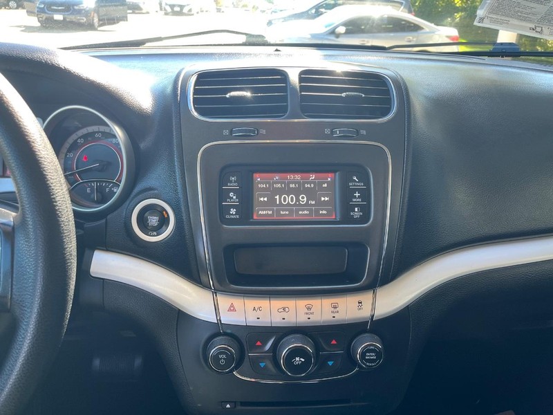 Dodge Journey Vehicle Image 11