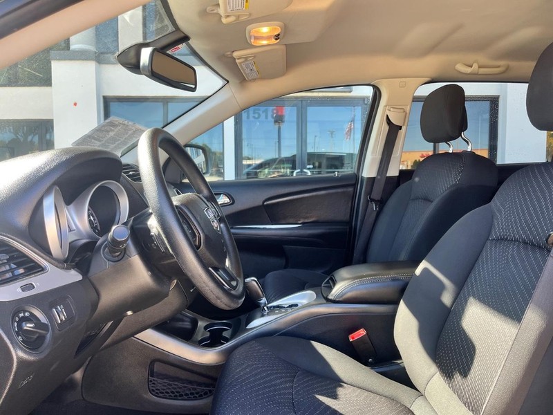 Dodge Journey Vehicle Image 12