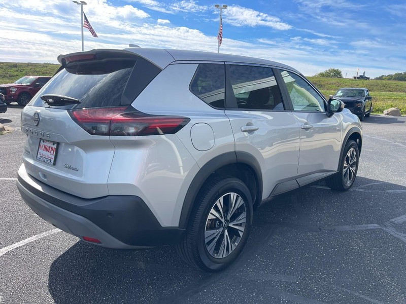 Nissan Rogue Vehicle Image 03