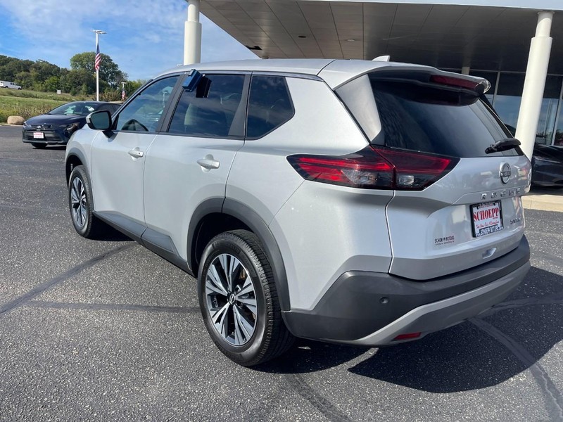 Nissan Rogue Vehicle Image 04