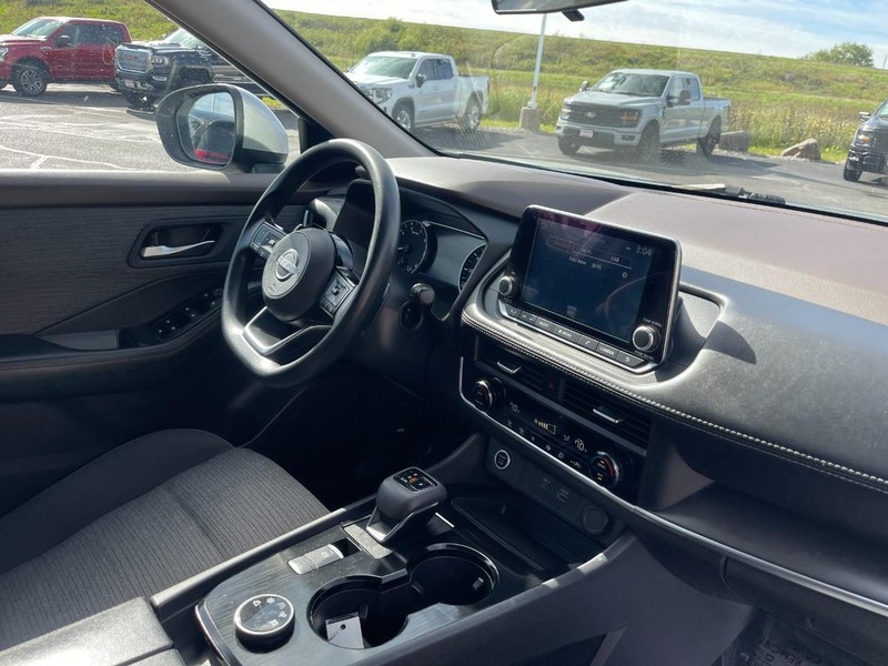 Nissan Rogue Vehicle Image 06