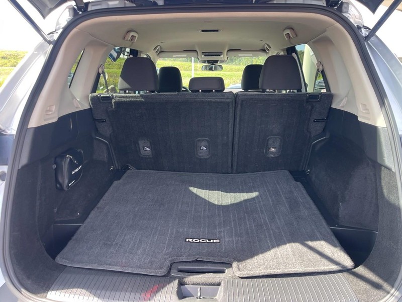 Nissan Rogue Vehicle Image 12