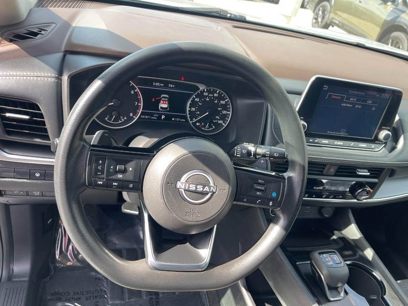 Nissan Rogue Vehicle Image 18