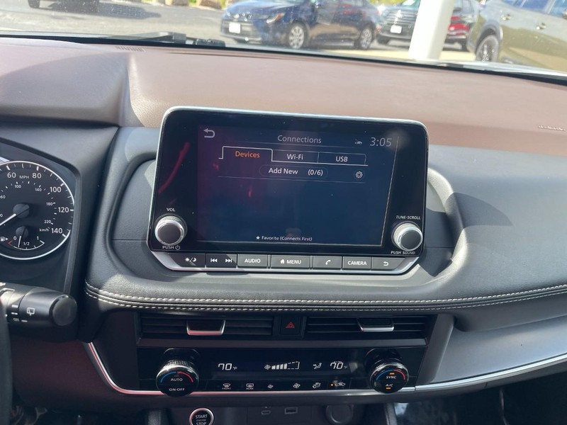 Nissan Rogue Vehicle Image 26