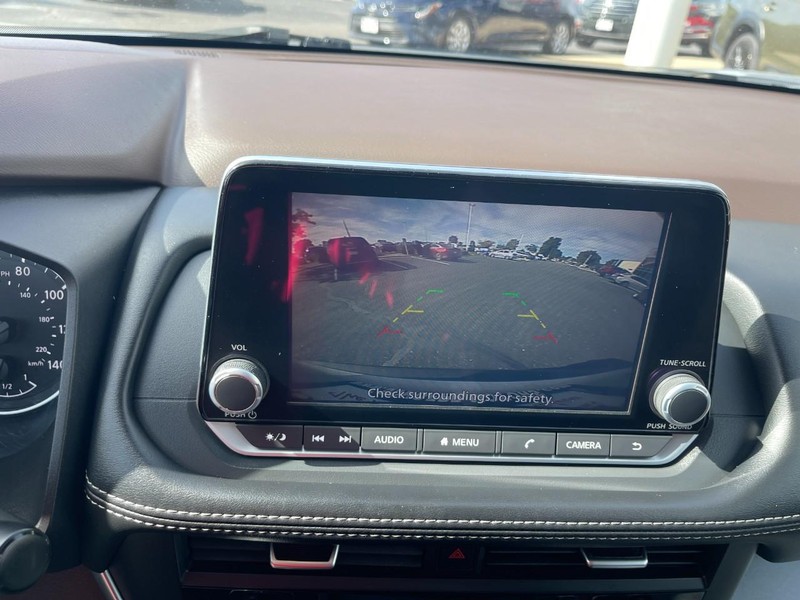 Nissan Rogue Vehicle Image 27
