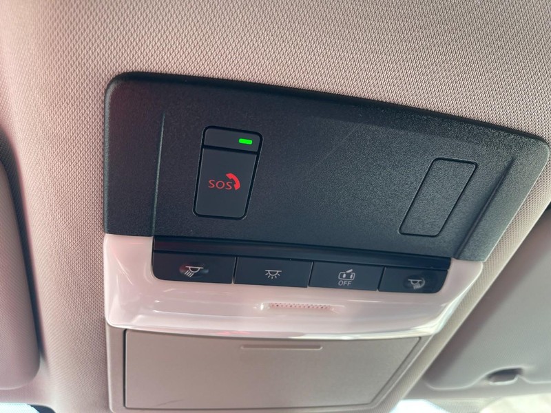 Nissan Rogue Vehicle Image 28