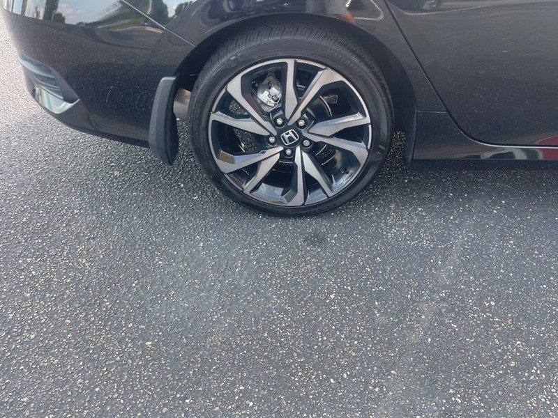 Honda Civic Sedan Vehicle Image 10