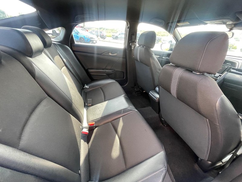 Honda Civic Sedan Vehicle Image 11