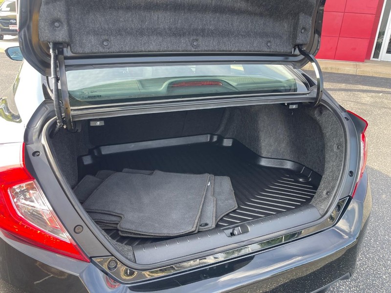 Honda Civic Sedan Vehicle Image 15