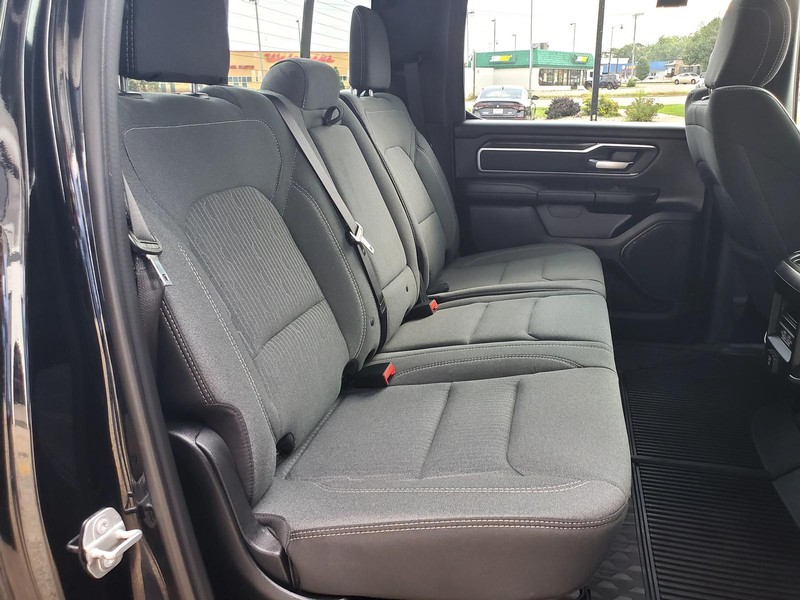 Ram 1500 Vehicle Image 14