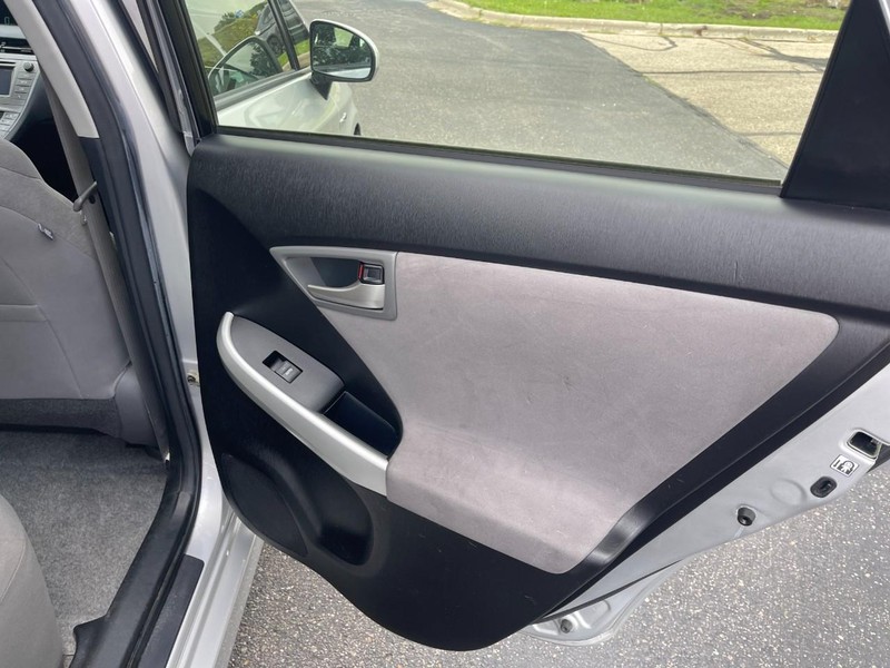Toyota Prius Vehicle Image 10