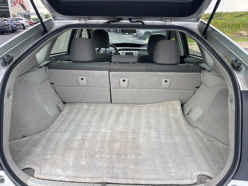 Toyota Prius Vehicle Image 11