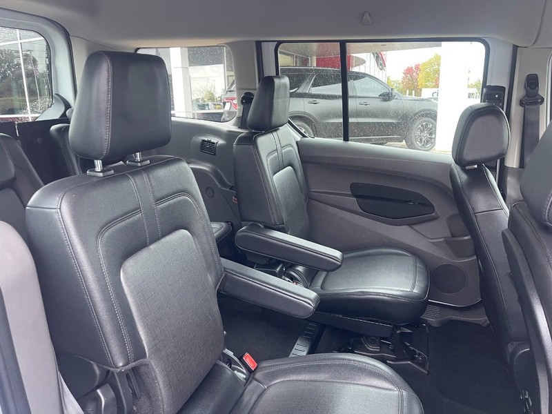 Ford Transit Connect Wagon Vehicle Image 09