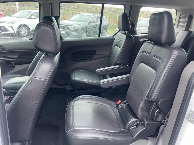 Ford Transit Connect Wagon Vehicle Image 12