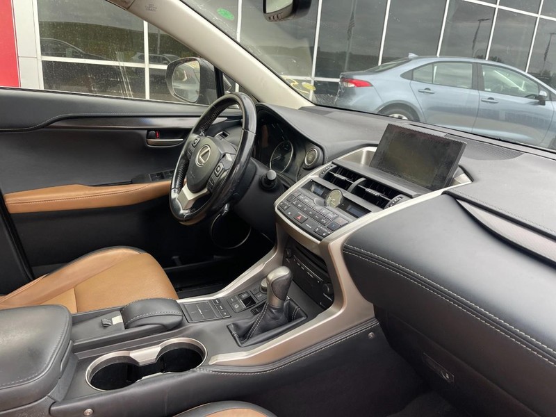 Lexus NX 200t Vehicle Image 02