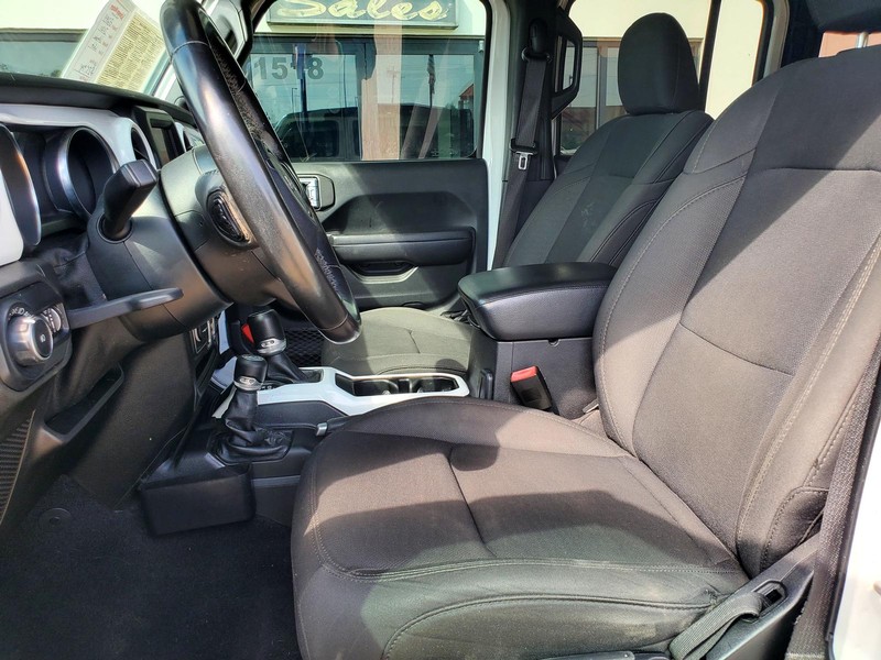 Jeep Wrangler Unlimited Vehicle Image 12