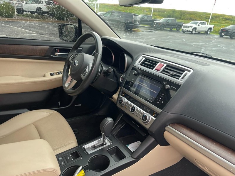 Subaru Outback Vehicle Image 02
