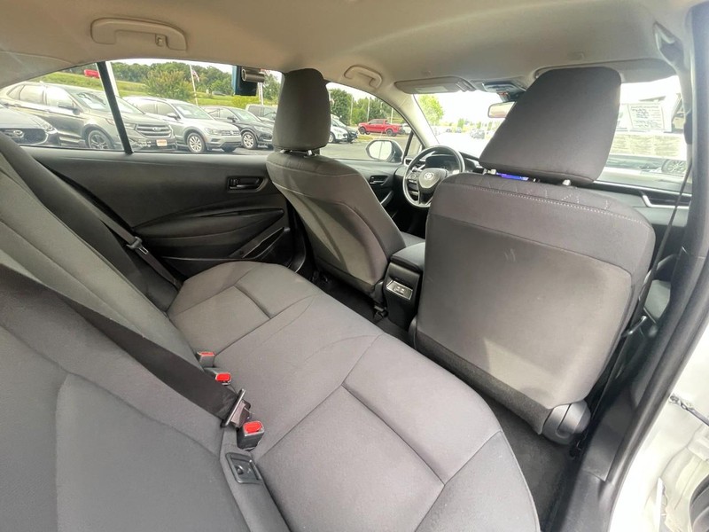 Toyota Corolla Vehicle Image 09