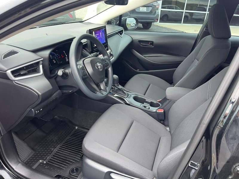 Toyota Corolla Vehicle Image 13