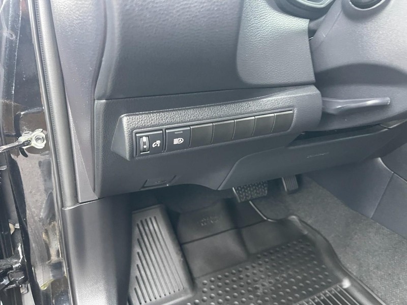 Toyota Corolla Vehicle Image 15
