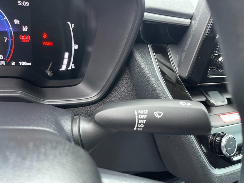 Toyota Corolla Vehicle Image 21