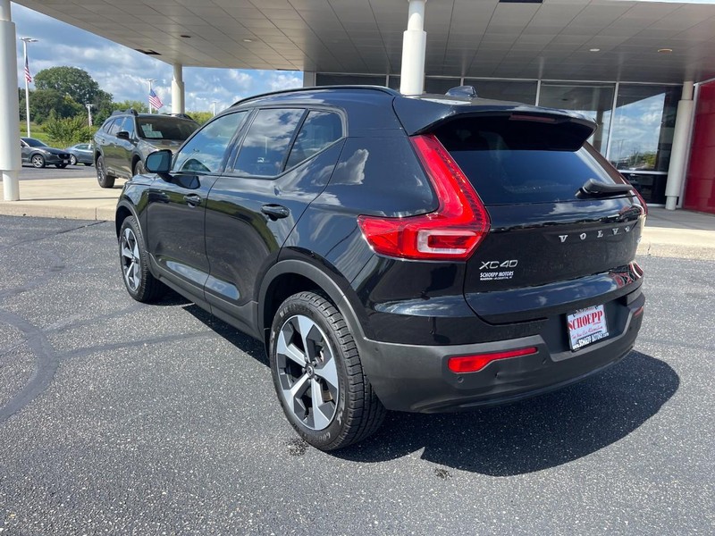 Volvo XC40 Vehicle Image 04