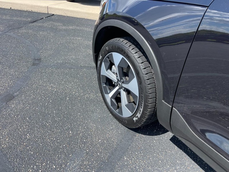 Volvo XC40 Vehicle Image 05
