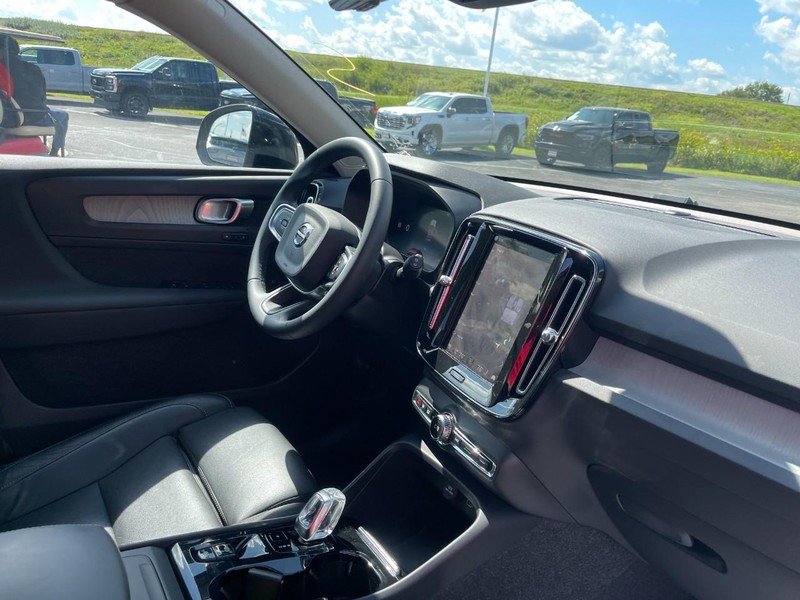 Volvo XC40 Vehicle Image 06