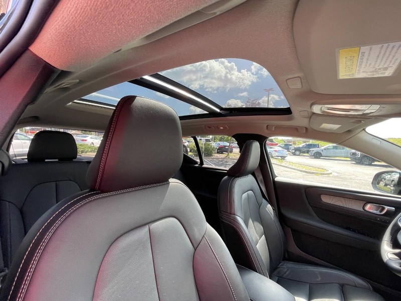 Volvo XC40 Vehicle Image 07