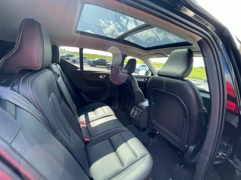 Volvo XC40 Vehicle Image 10