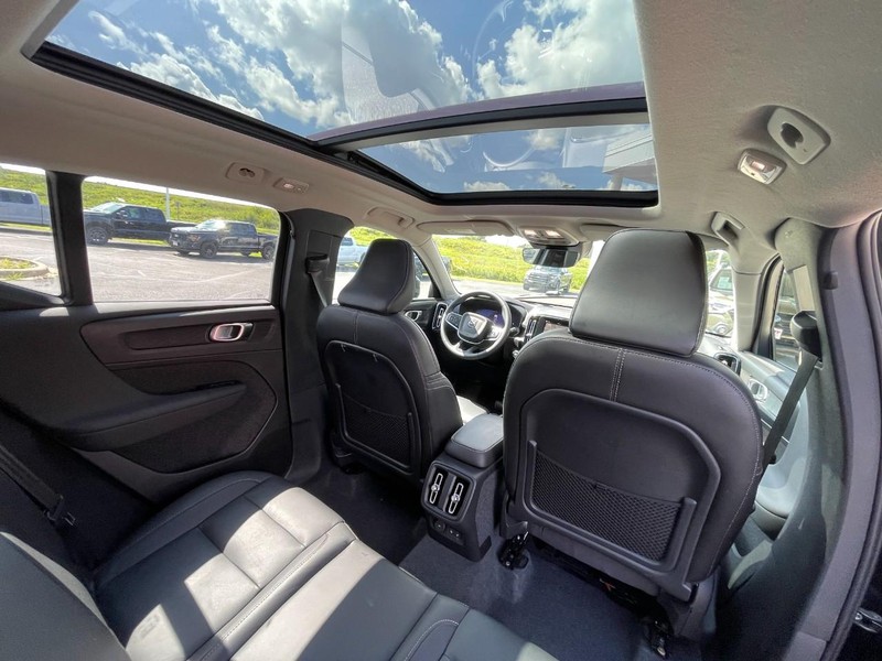 Volvo XC40 Vehicle Image 11